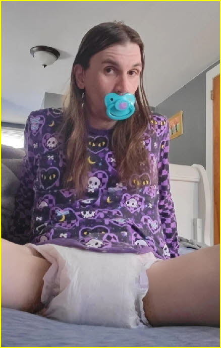 Cross-dressing ABDL sissy Bianca in diapers Cross-dressing ABDL sissy Bianca in diapers