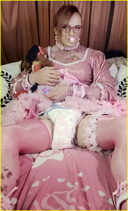Tragic adult male exposed as Sissy Baby Stephie Lou
