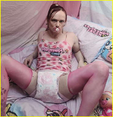 Cross-dressing sissy loser Stephie Lou exposed in thick nappy